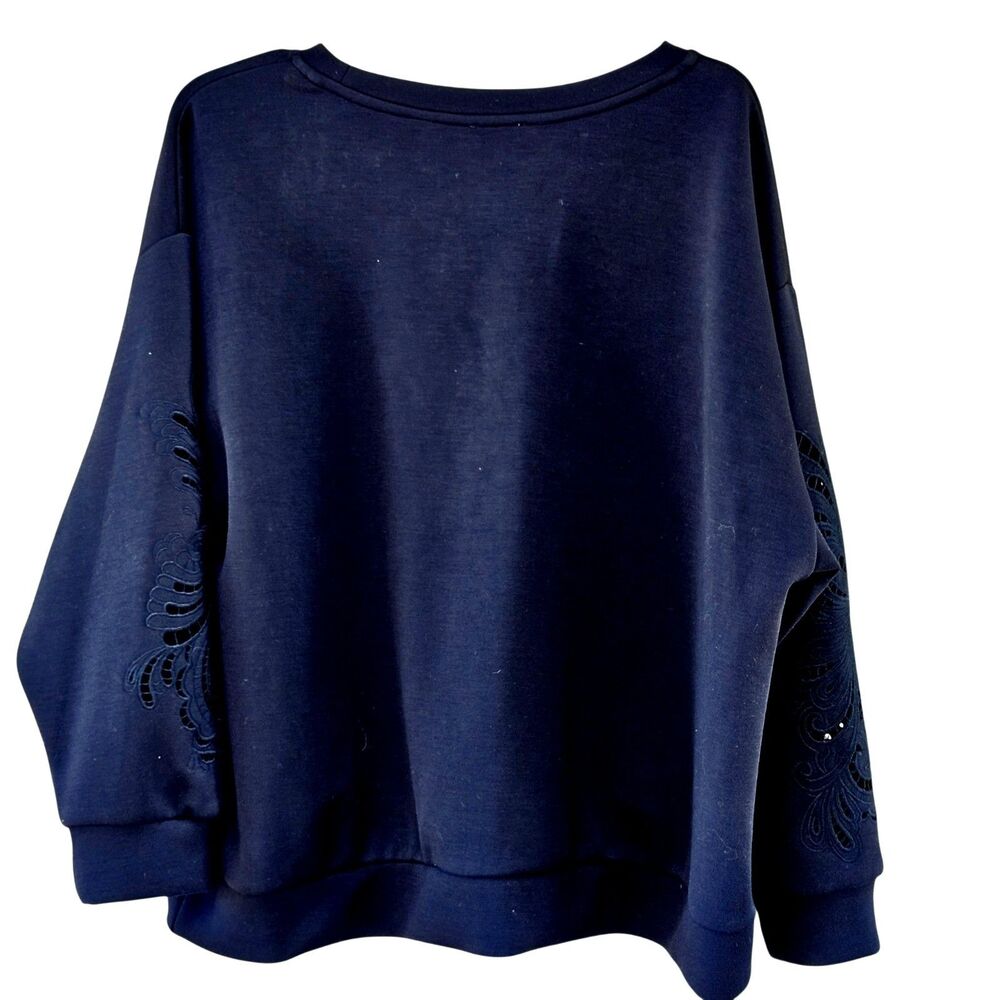 Elie Tahari Woman Sweatshirt Size 2X Navy Blue Laser Cut Sleeves Floral Relaxed - Picture 5 of 9
